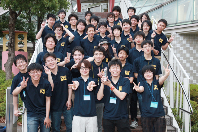 本学チームの集合写真