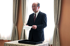 忽那稲盛財団事務局長の挨拶