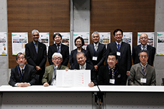 出席者による集合写真