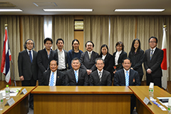 山本研究室視察の様子