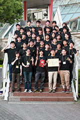 本学チームの集合写真