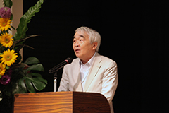 安藤氏への謝辞を述べる清水顧問