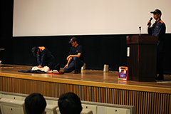 AEDによる救命救急訓練の様子