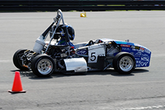 本学チームの車両