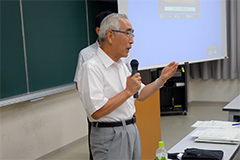 奈良先端科学技術大学院大学名誉教授千原國宏氏の講演の様子