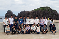 立岩周辺（ジオパーク）見学の様子