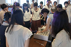 ミニチュア製作（建築学）の様子