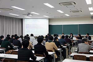 就職活動体験報告会の様子