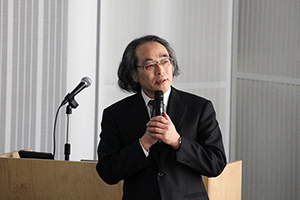 拡張コミュニティエイド研究センター長<br />
森本一成教授の講演の様子