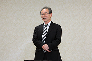 古山正雄学長の挨拶の様子