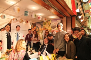 フィレンツェ市長、代表団と本学学生