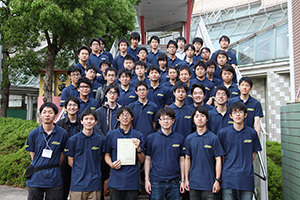 チーム全員で記念撮影