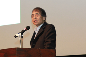 安藤氏の講演の様子