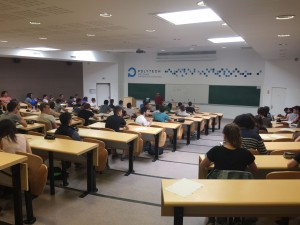 写真1 電磁気学試験