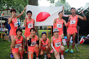 日本代表選手団の記念撮影（太田さん：前列右端）