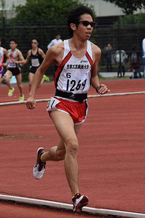 快走する久本さん