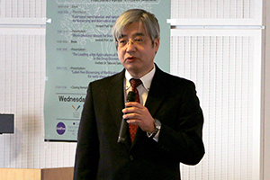 吉本副学長の挨拶の様子