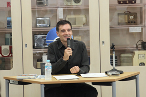 アーサー・ビナード氏