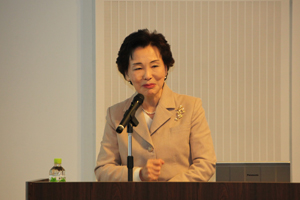 小谷眞由美氏