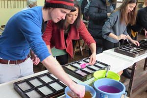 Kurotaniwashi: Paper making