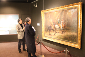 美術工芸資料館視察の様子