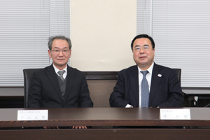 左：古山学長、右：澤学長