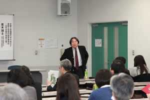 並木館長の講演の様子