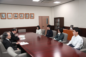 学長訪問の様子