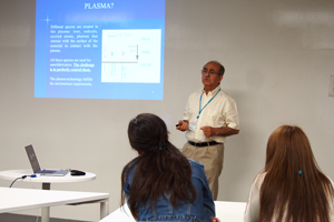 Boufendi教授による講義