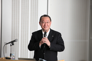 教育への熱い思いを語る嵯峨野高校 小川先生