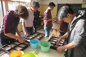 Kurotani-washi: Paper making