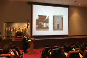 President Furuyama delivers a congratulatory speech.