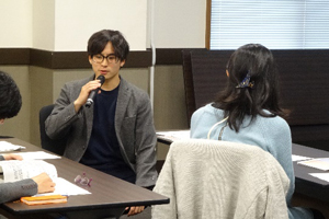 参加者からの質問に答える立溝氏