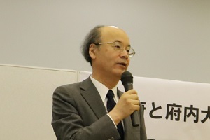 挨拶をする森迫清貴学長