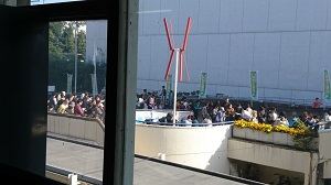 大勢の方々の来場