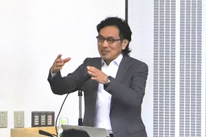 池側教授による英国での活動報告