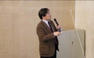 松川特任教授による講演「機能性材料としての有機無機ハイブリッドの展望」
