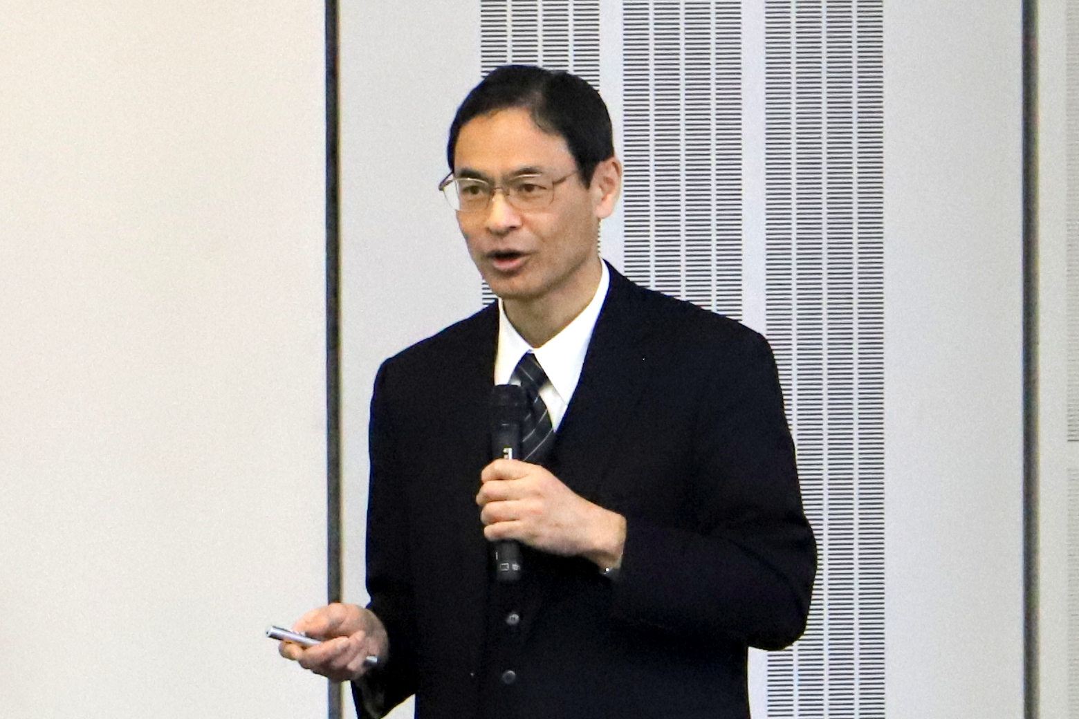 島﨑准教授による講演