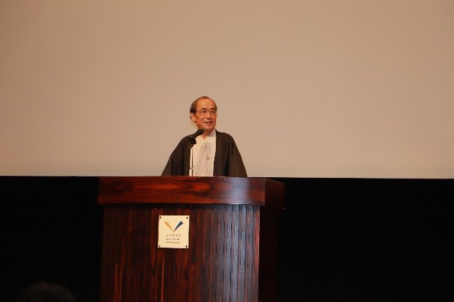 祝辞を述べられる門川 大作市長