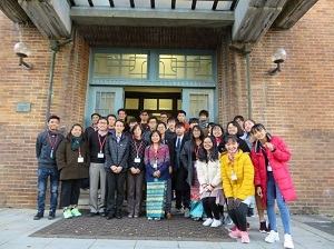 Commemorative photo following the completion ceremony