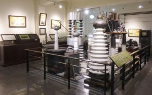 物理博物館に常設展示されているコッククロフトウォルトン加速器