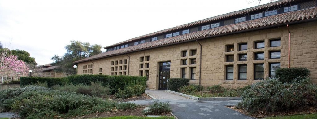 機械工学科の建物入口