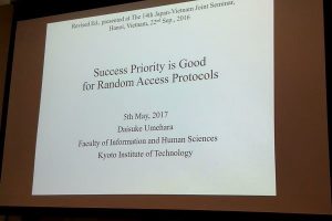 写真１．グループミーティングでの発表