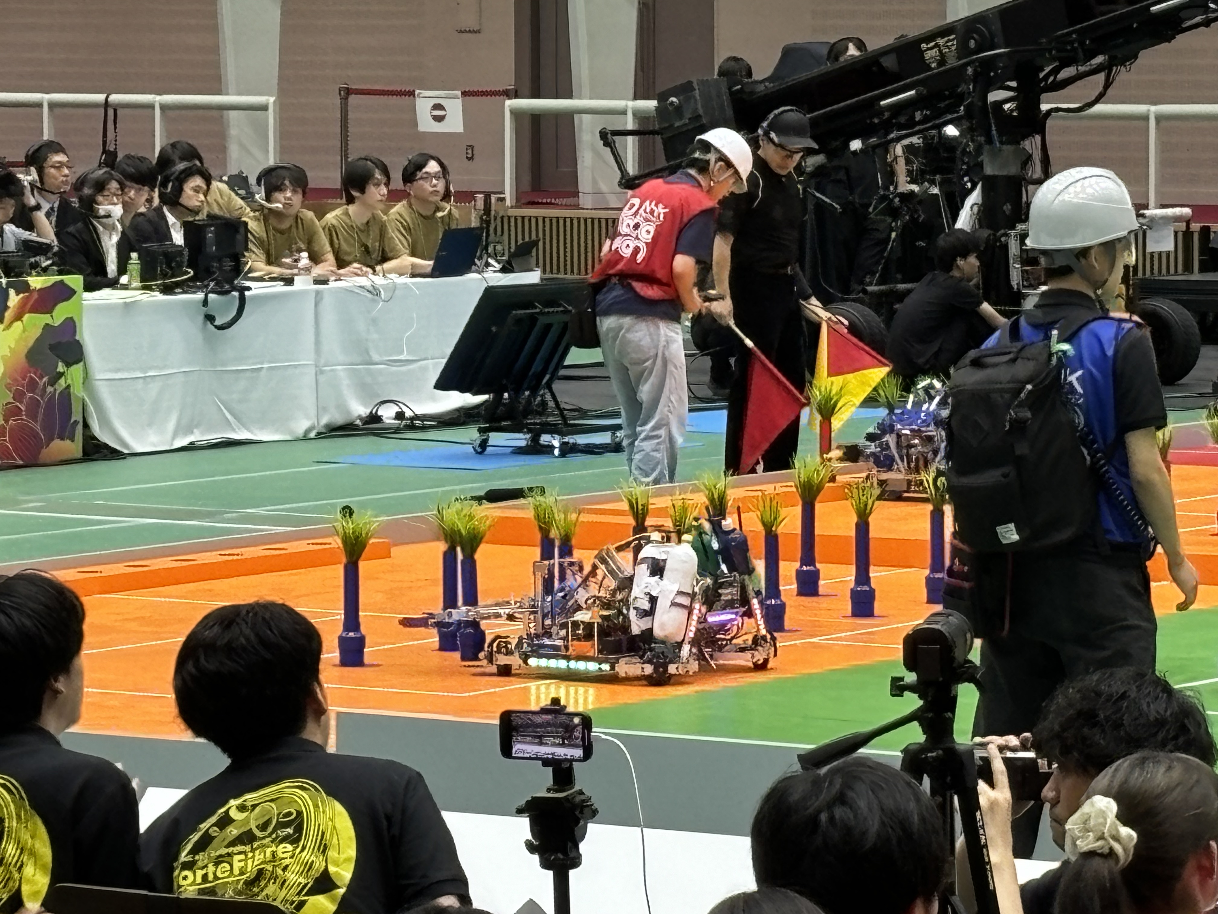 田植えを行う手動ロボット